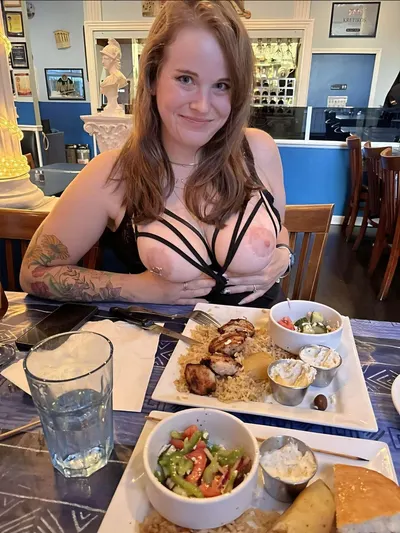 MILF dezbrăcată #240 – MILF, plinuță